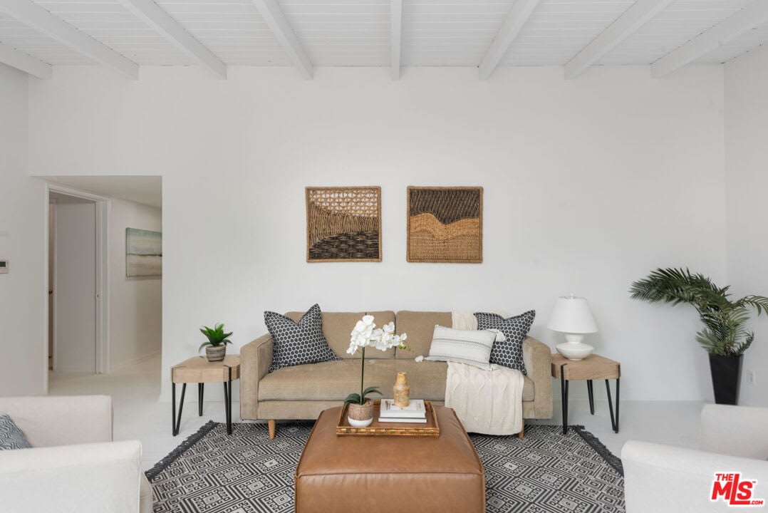 2951 La Castana Dr