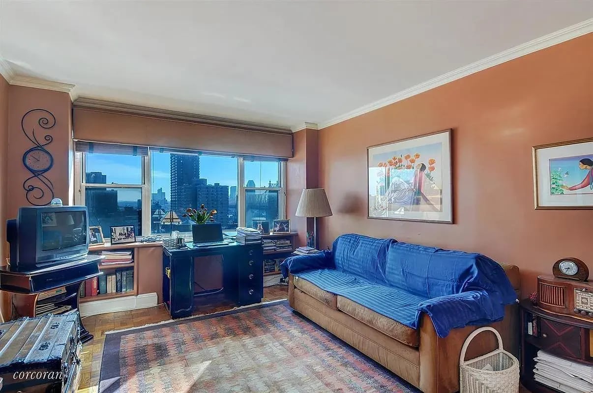 340 E 64th St, Apt 20J