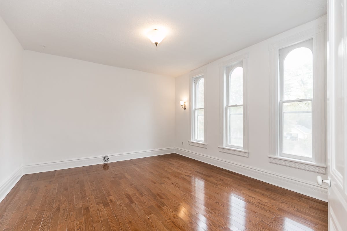 New Lisiting: 180 Lorne Ave