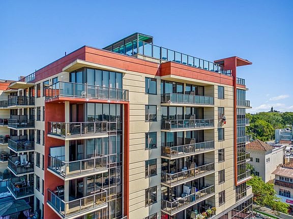 1809 Emmons Ave Unit: 5H