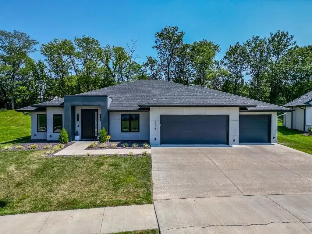 1108 Shore Acres Loop