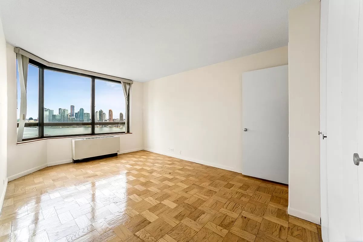 630 First Ave #21A