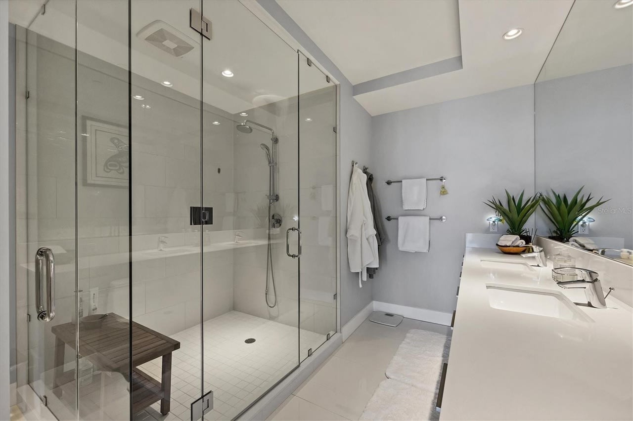 111 S Pineapple Ave #1020