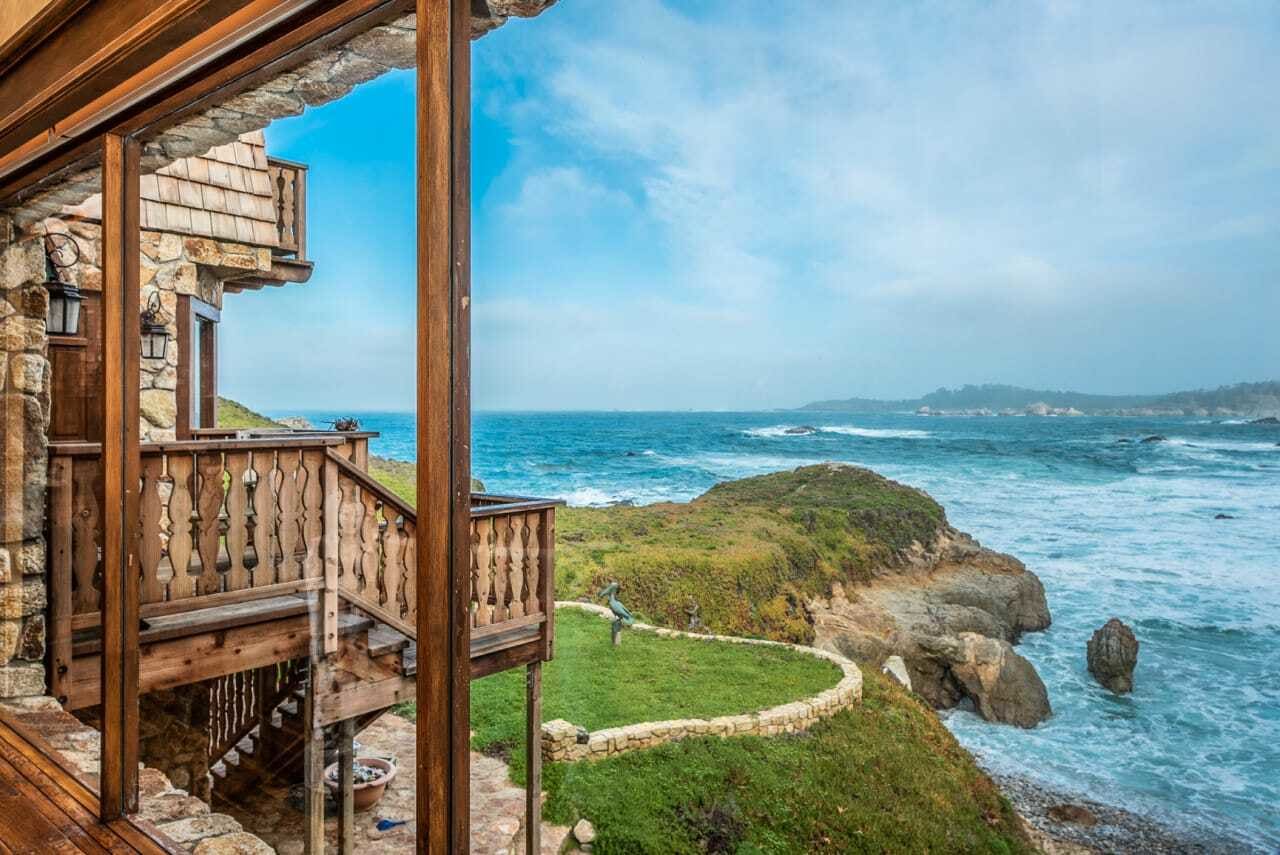 CARMEL HIGHLANDS LUXURY RENTAL - "SHIPROCK"