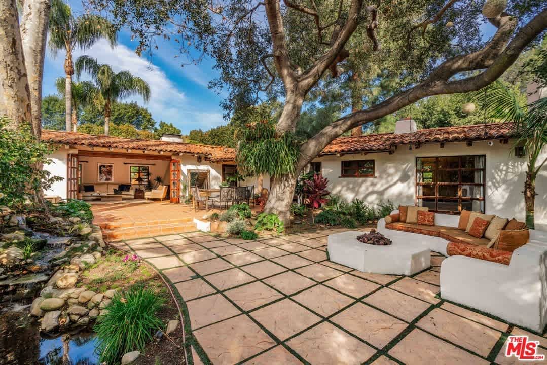 1920 Mandeville Canyon Rd 