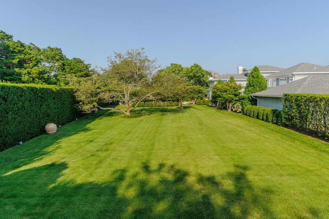 High Hedges - Southampton Village