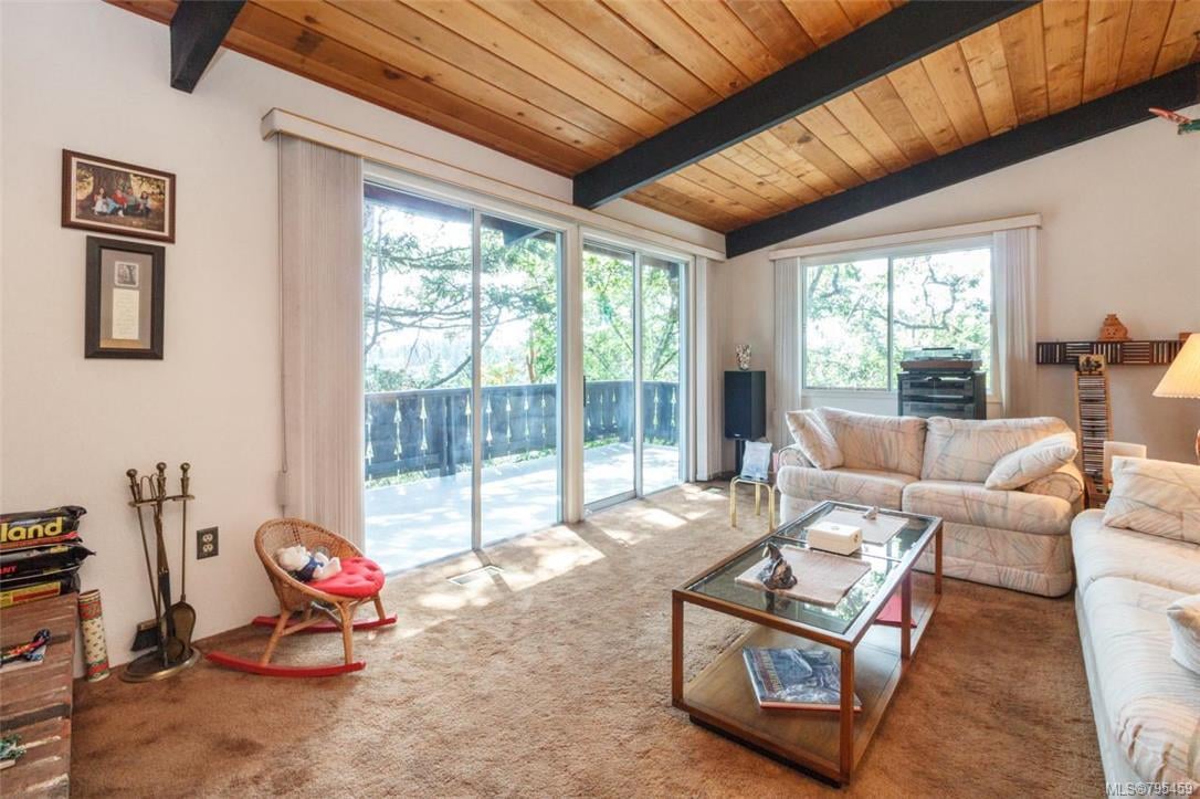 71 Flury Hts, View Royal
