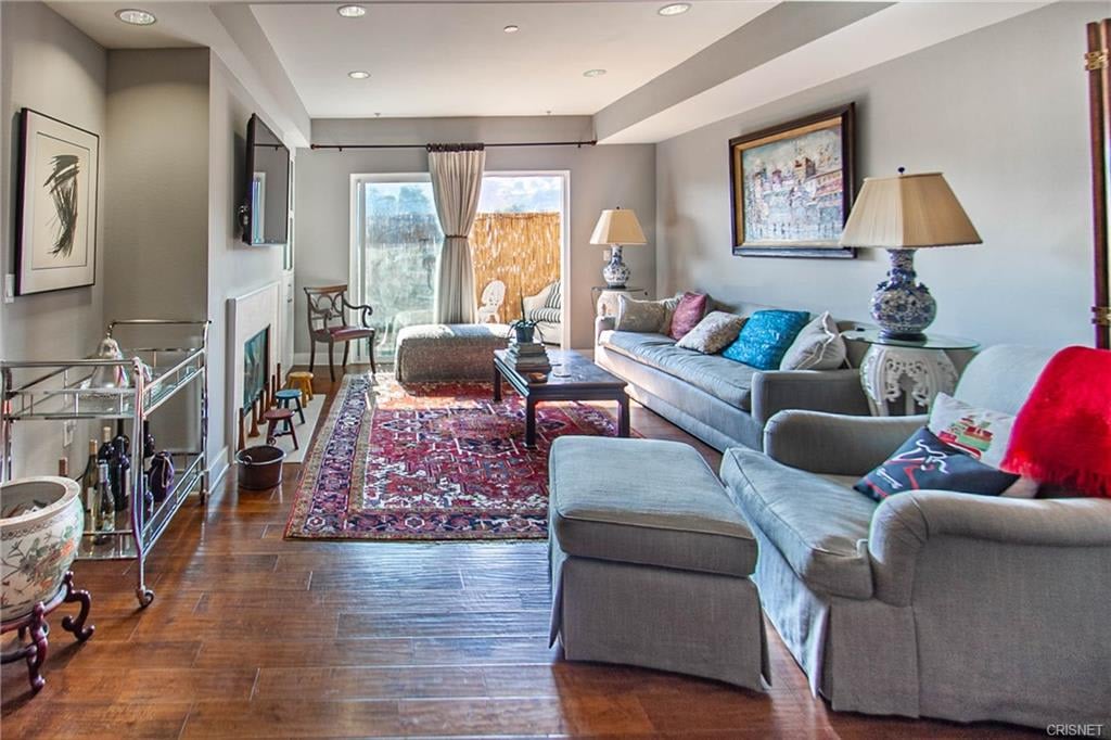 13004 Valleyheart Dr 303 Studio City, CA