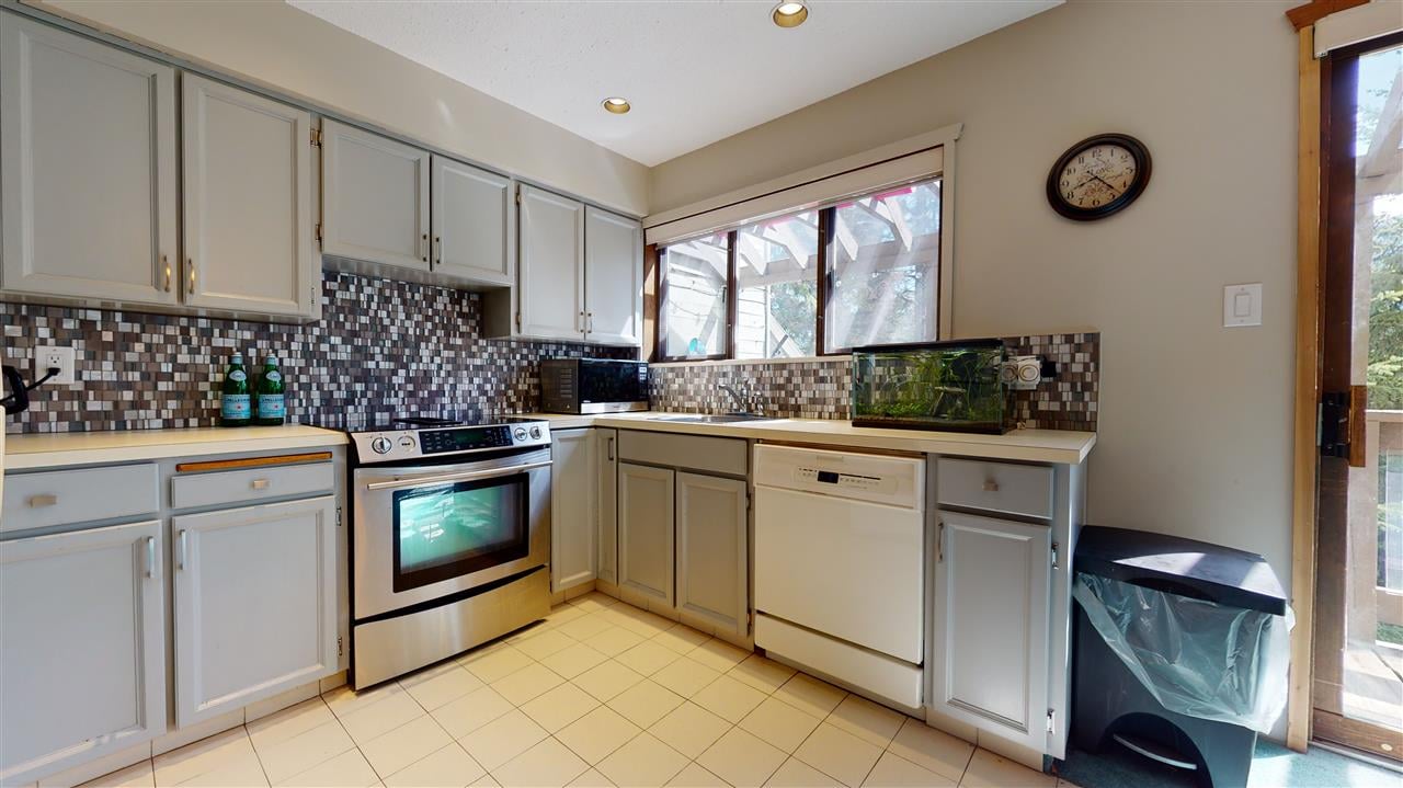 14-6125 Eagle Dr