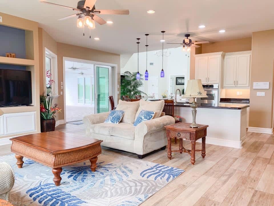 3916 Surfside Blvd 