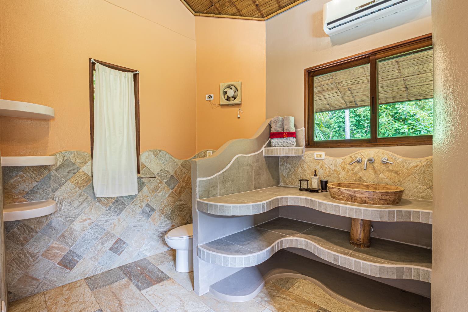 Uvita, Jungle Retreat Center on the Uvita River. Private and 17 Acres