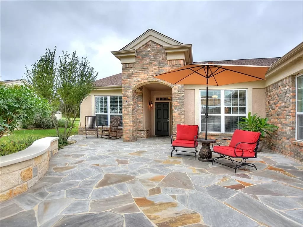 528 Dove Hollow Trl