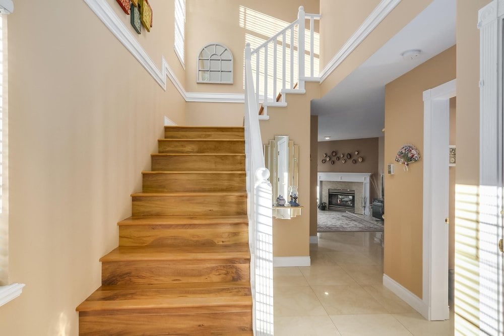 1120 Strathaven Dr