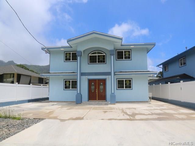 2721/2721A Puunui Ave