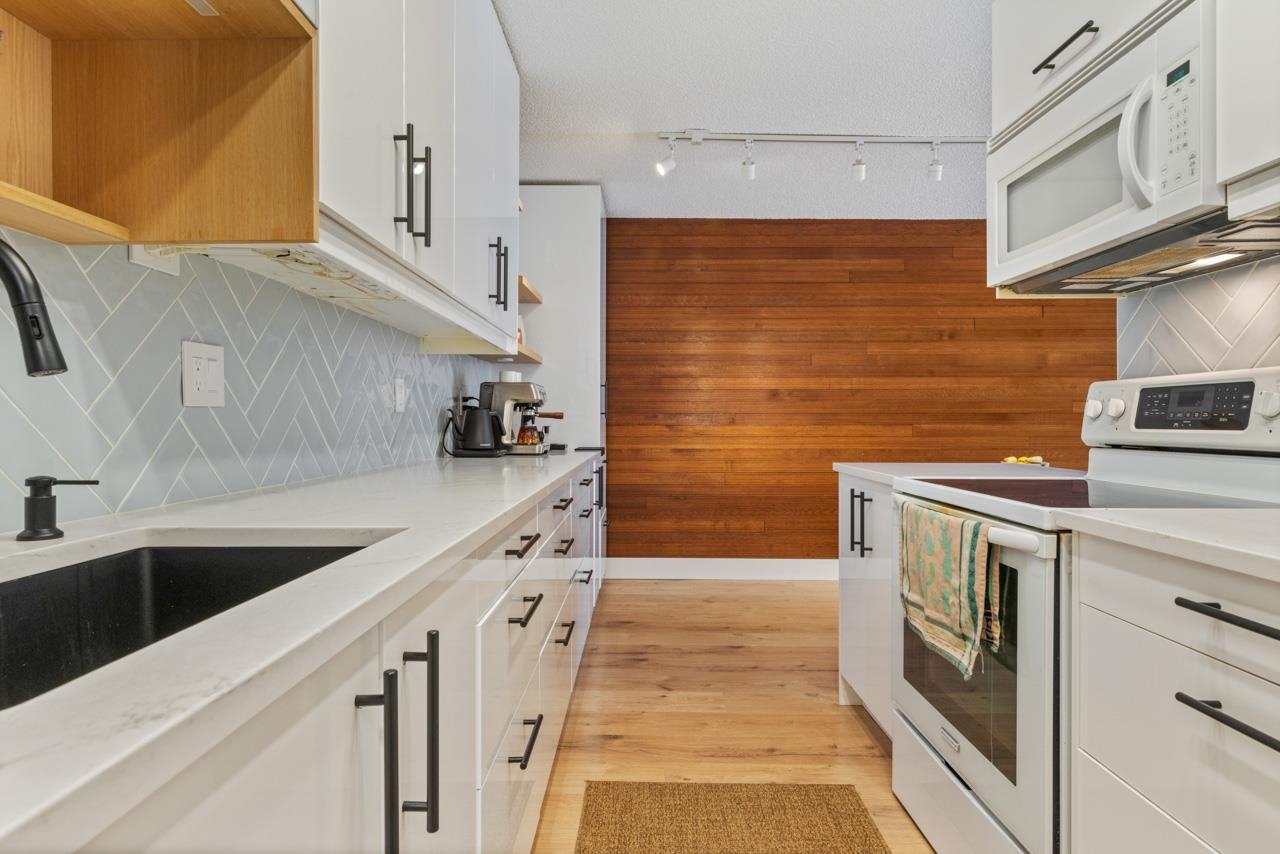 309-319 E 7th Ave