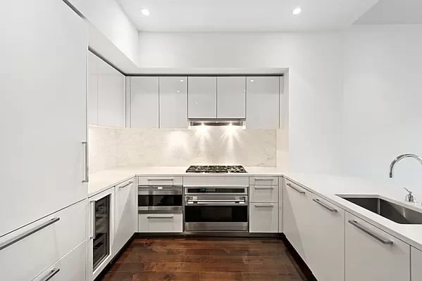 25 Broad St PH2C