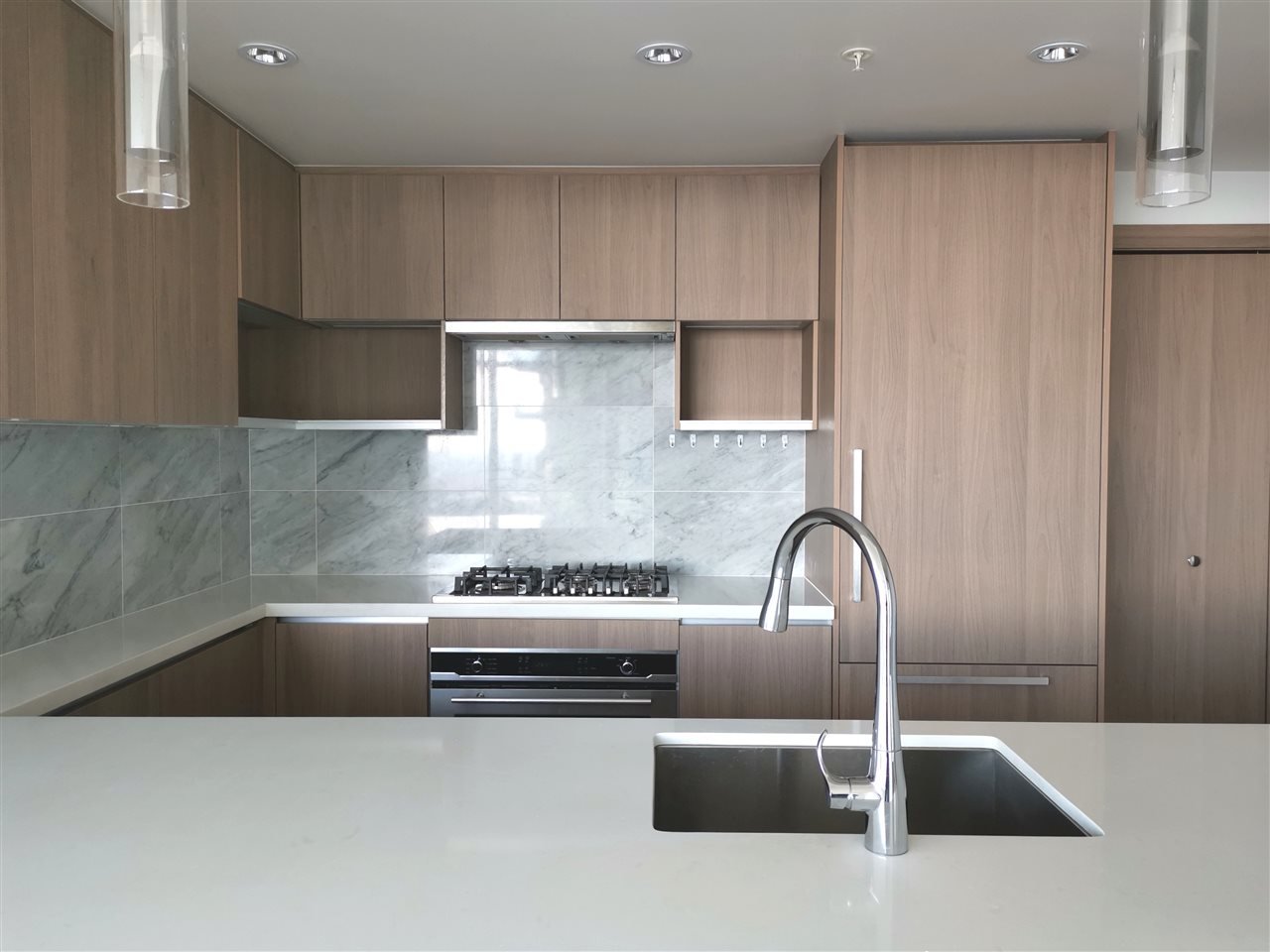 3003-6538 Nelson Ave