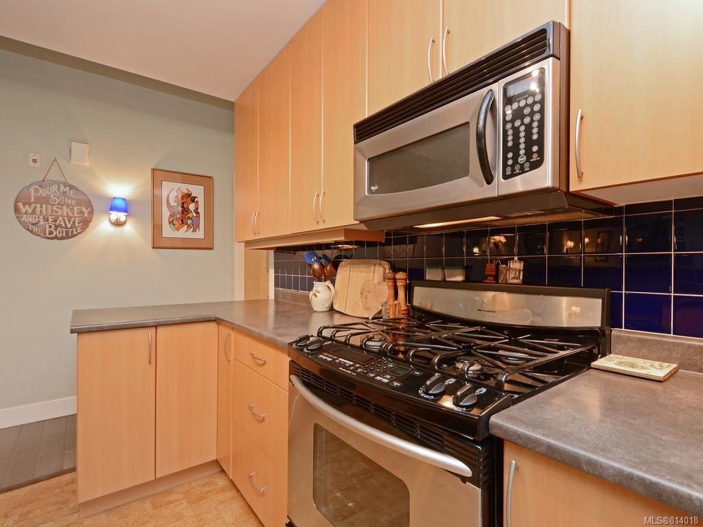 104-300 Waterfront Cres