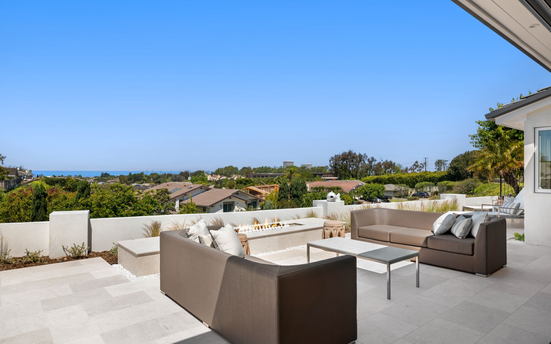 1627 Harbor Crest Circle