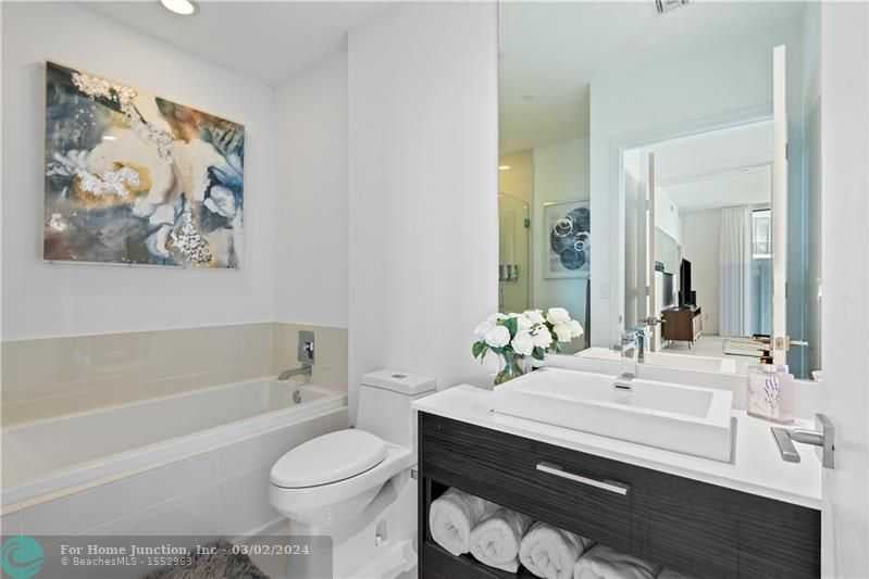 45 SW 9th St #4406