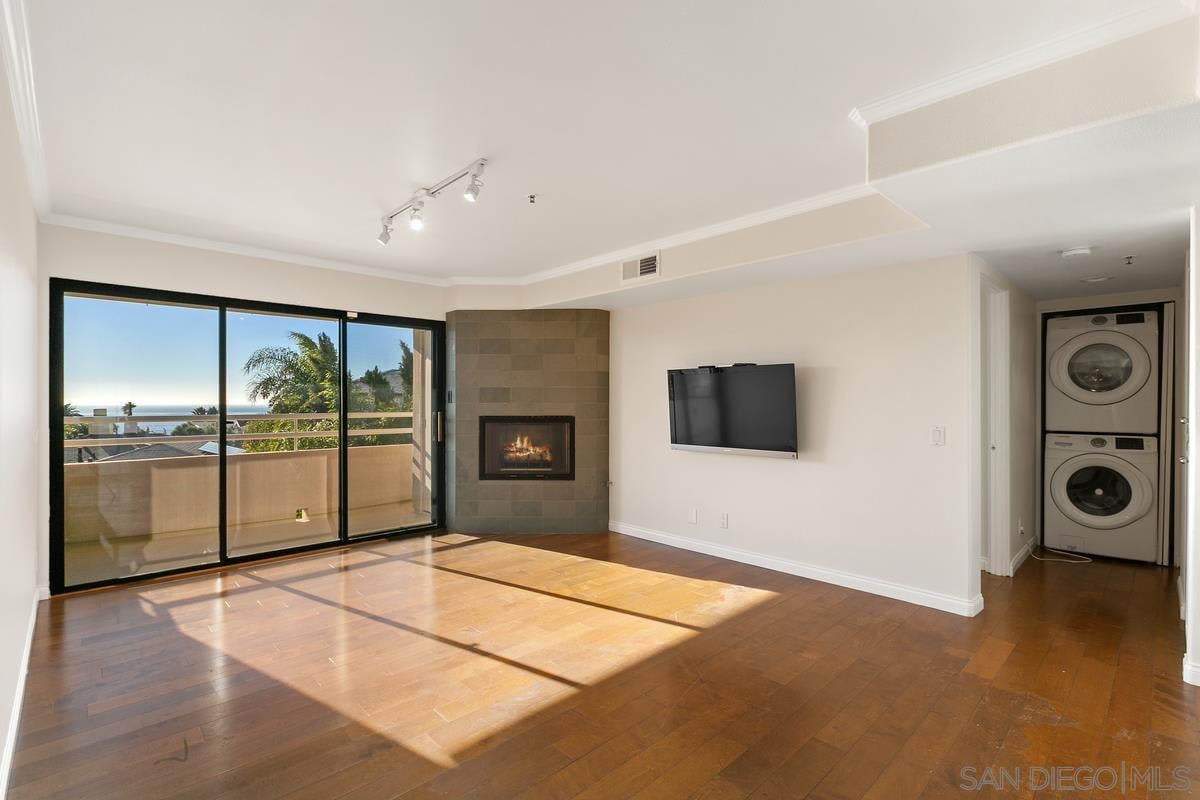 5726 La Jolla Blvd #206