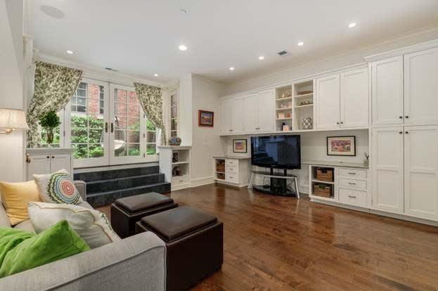 1120 W Wrightwood Ave