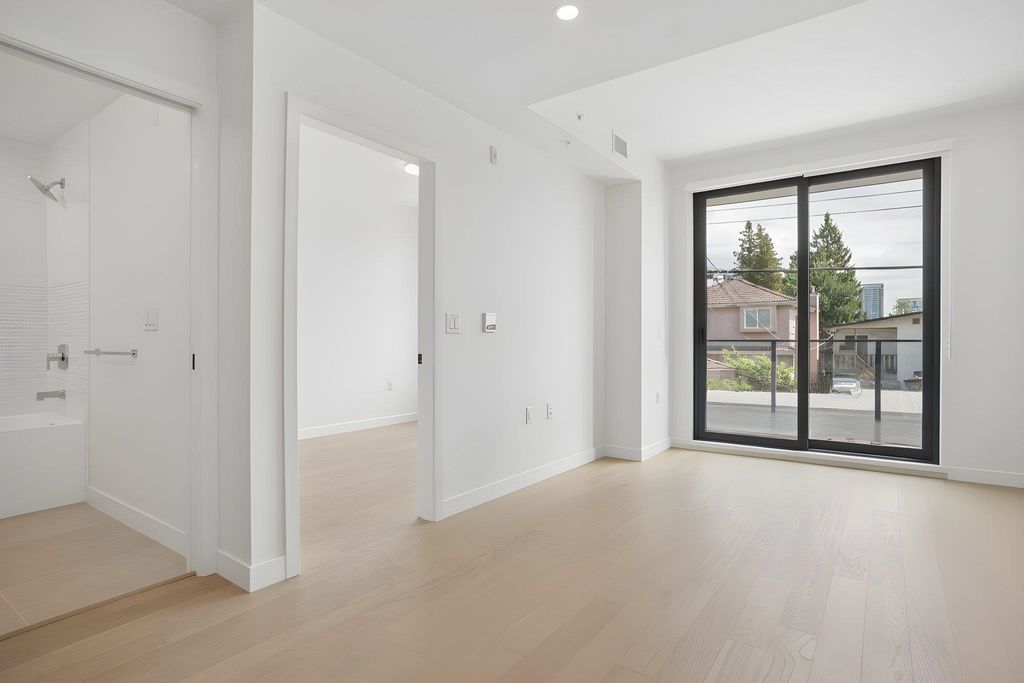 8398 Oak Street 202, Vancouver