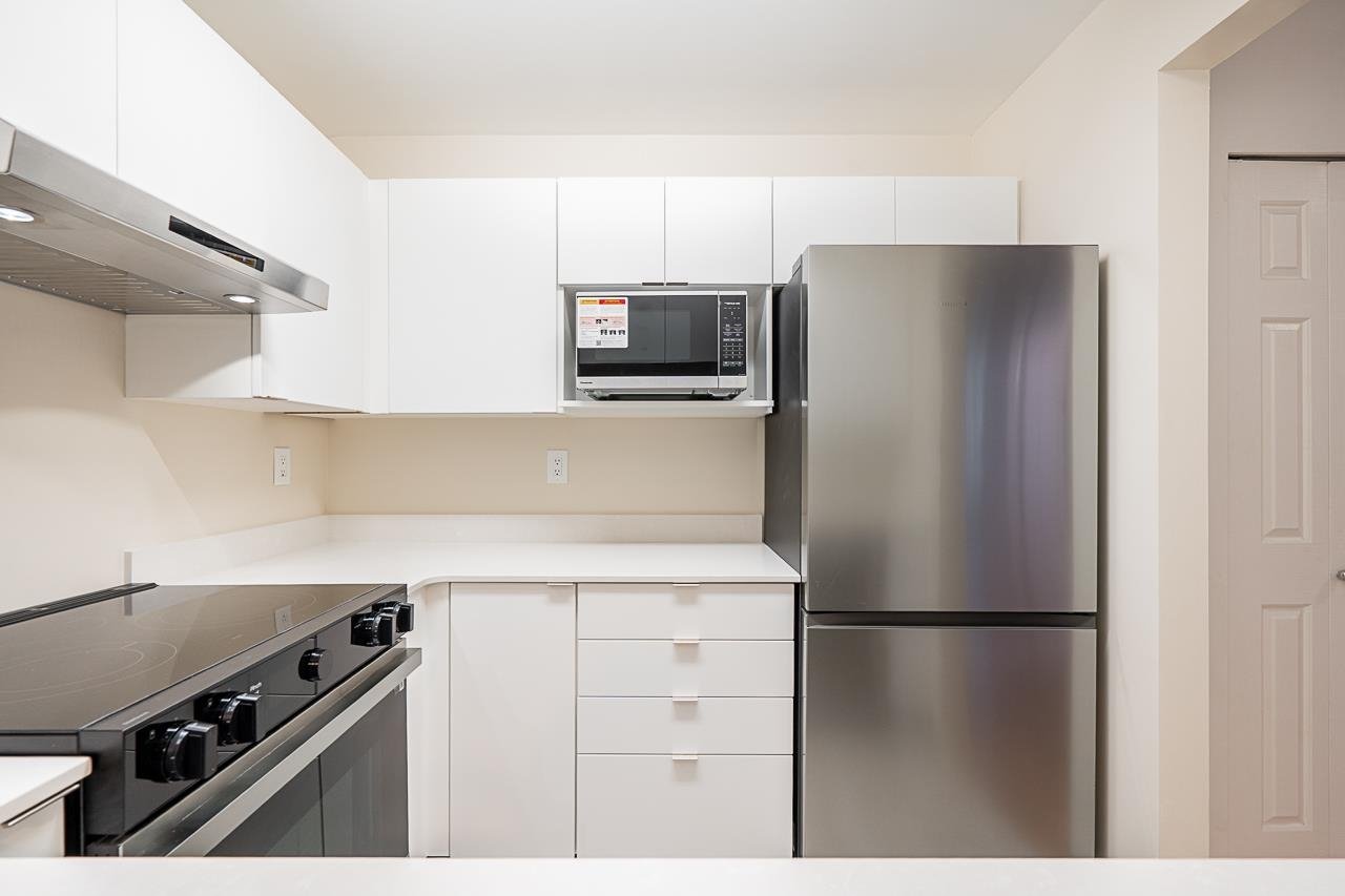 702-1010 Howe Street, Vancouver