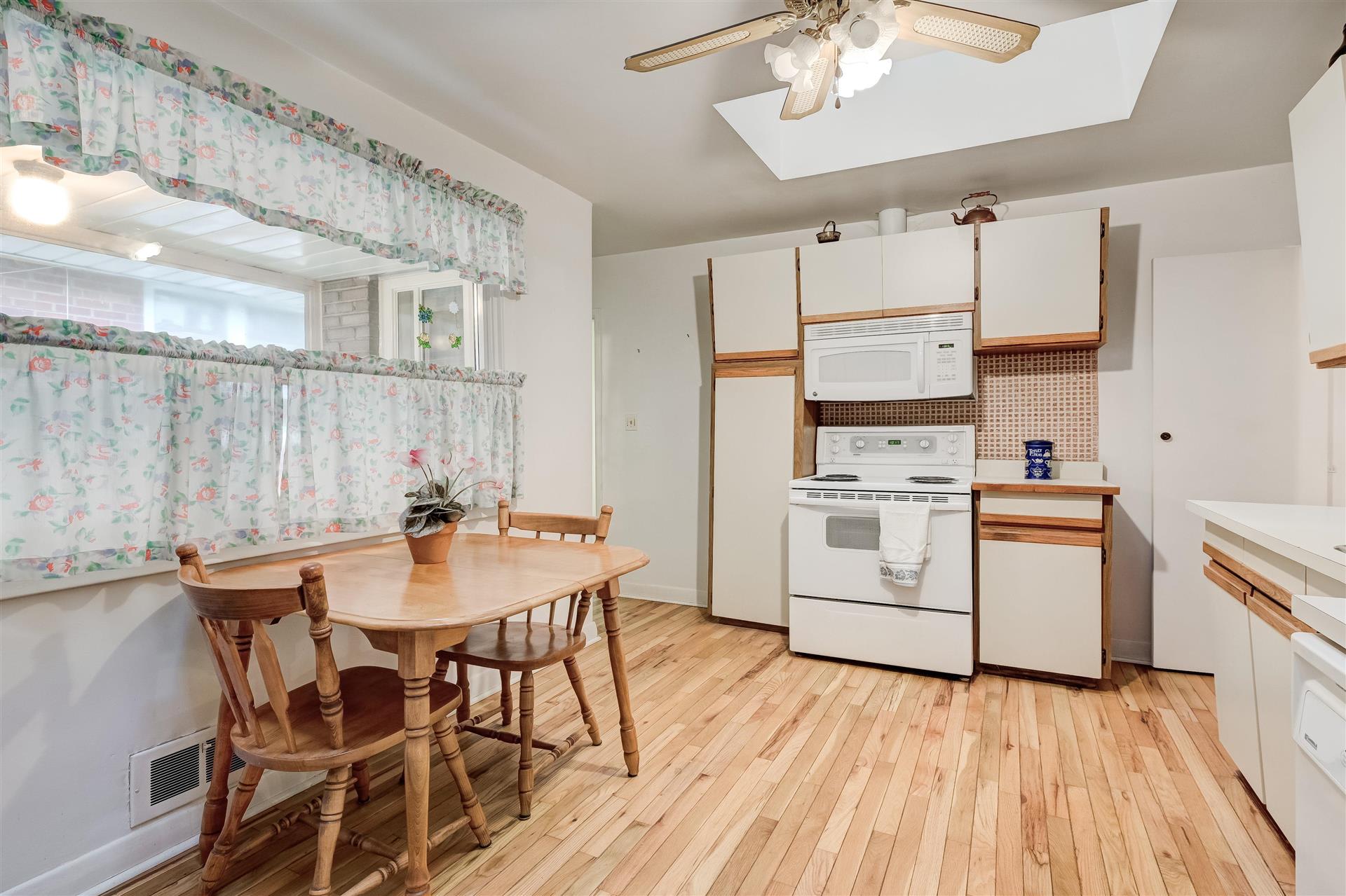 240 Chine Dr