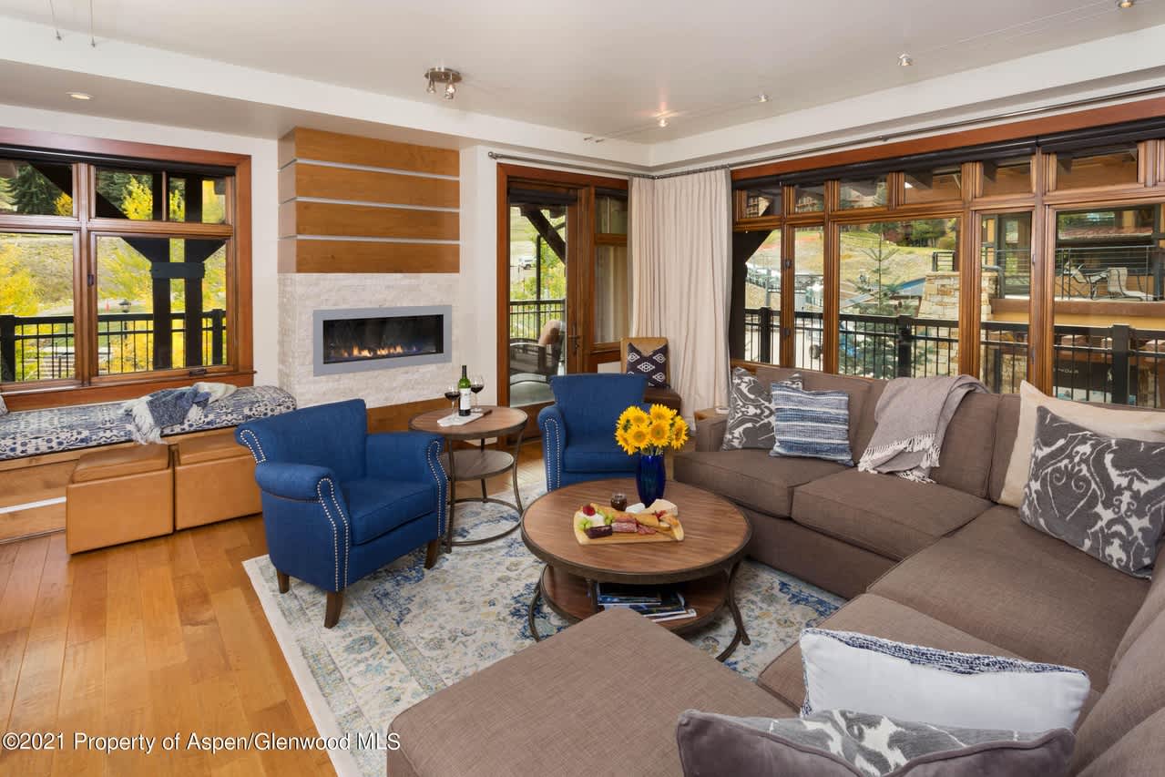 110 Carriage Way #3202