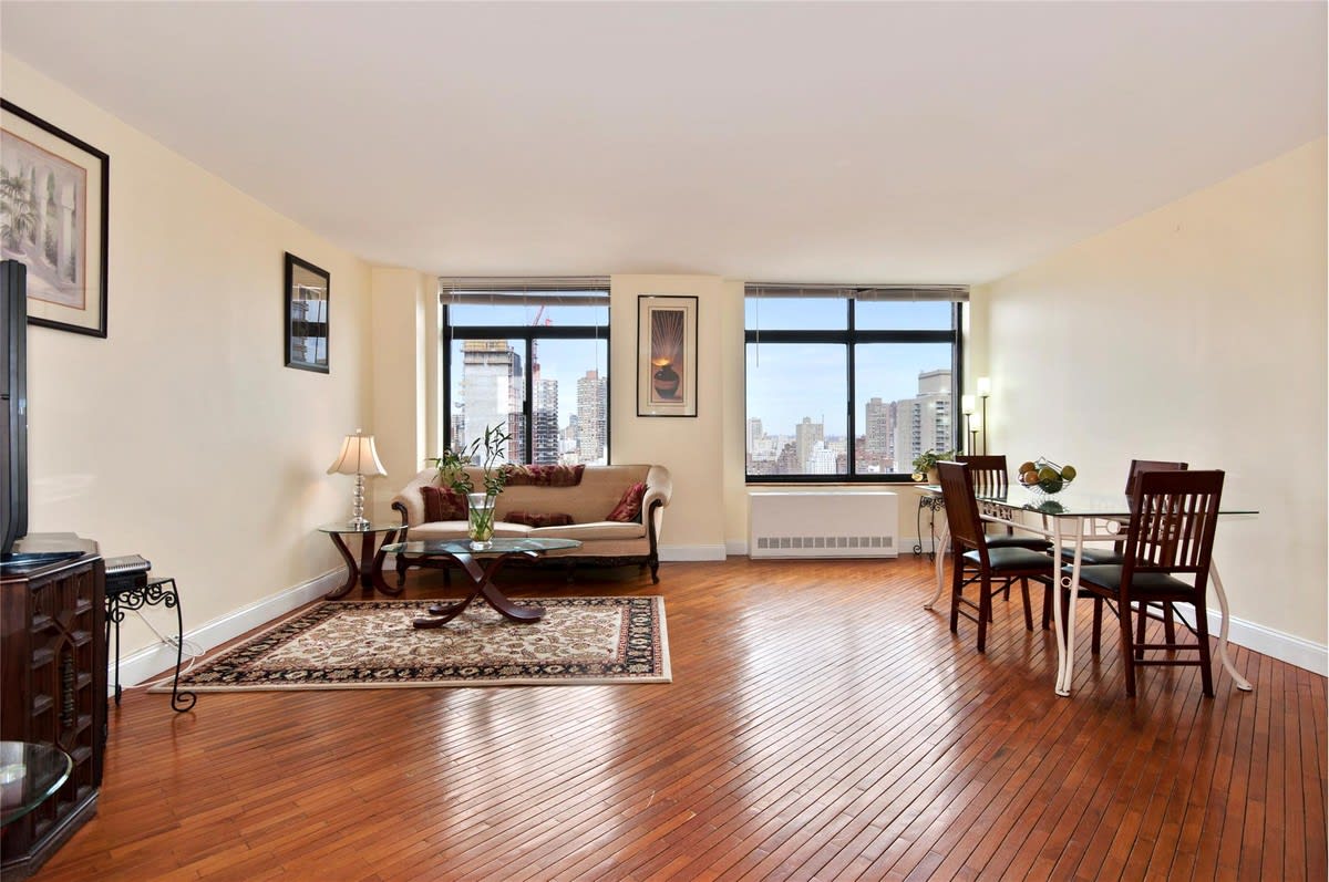 400 E 70th St, #2704