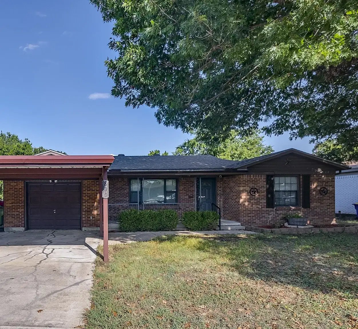 809 Sandell Drive White Settlement, TX 
