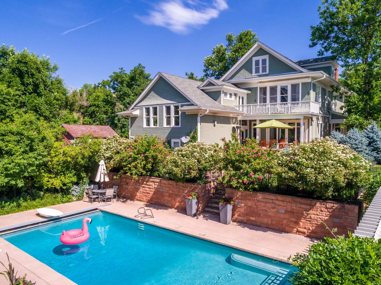 1002 Mapleton Ave