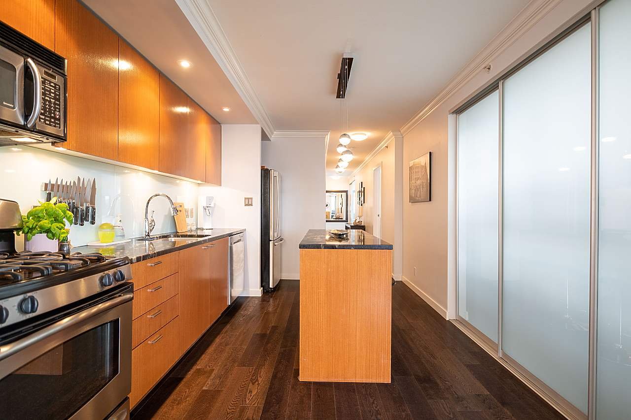 809-328 E 11th Ave