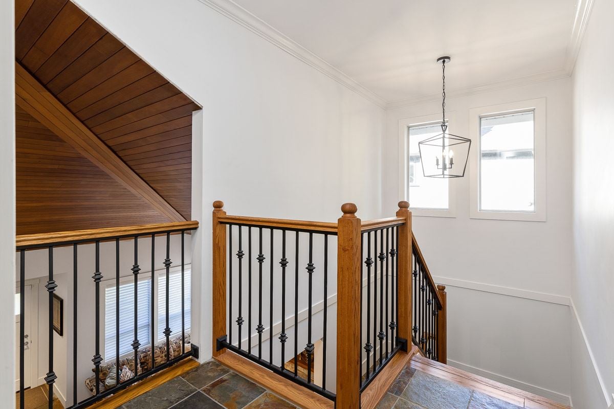 469 Cariboo Cres