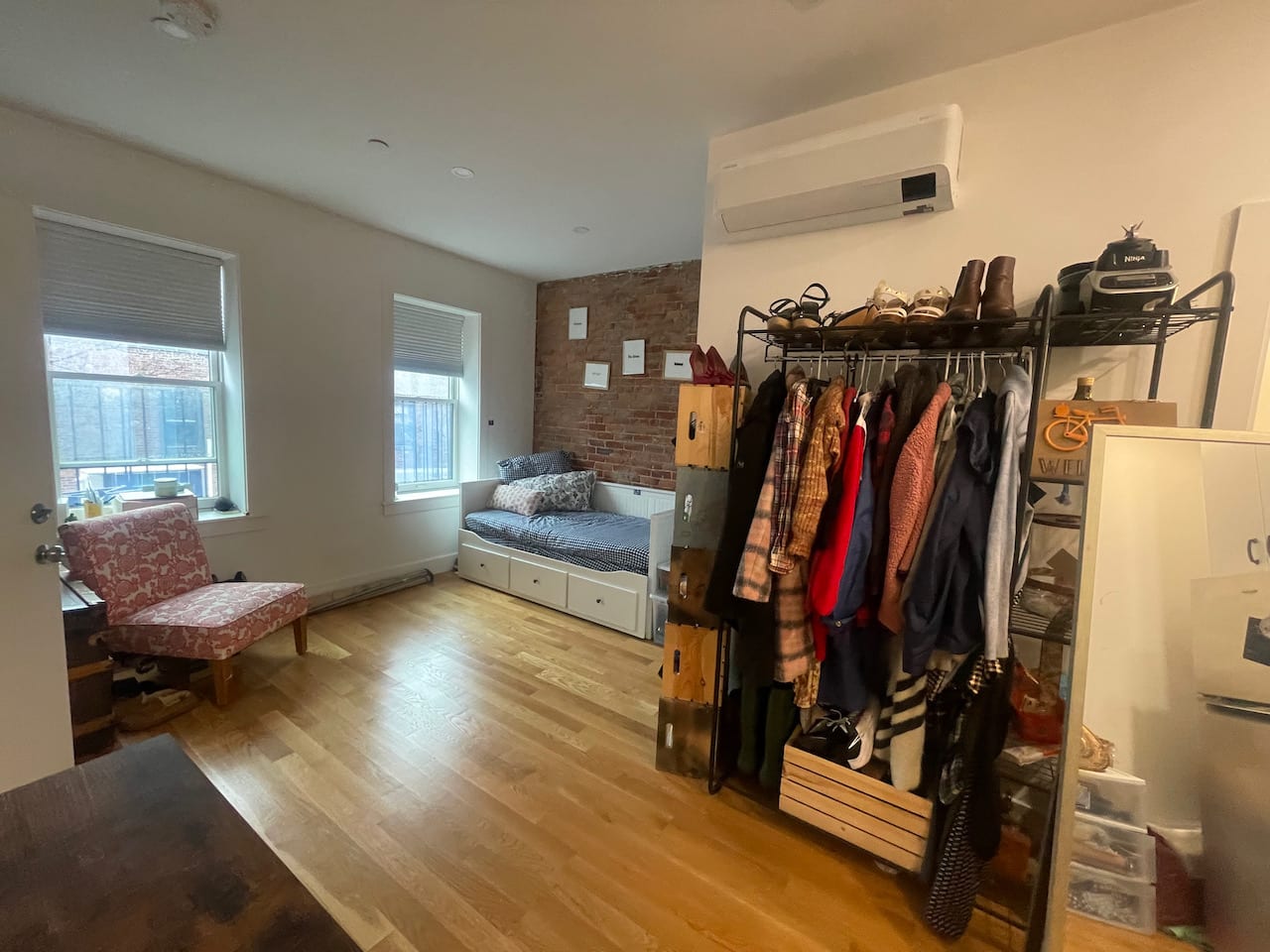 Top Floor - Gut Renovated Studio with new Kitchend & Bath - Common Laundry - Avail APRIL1