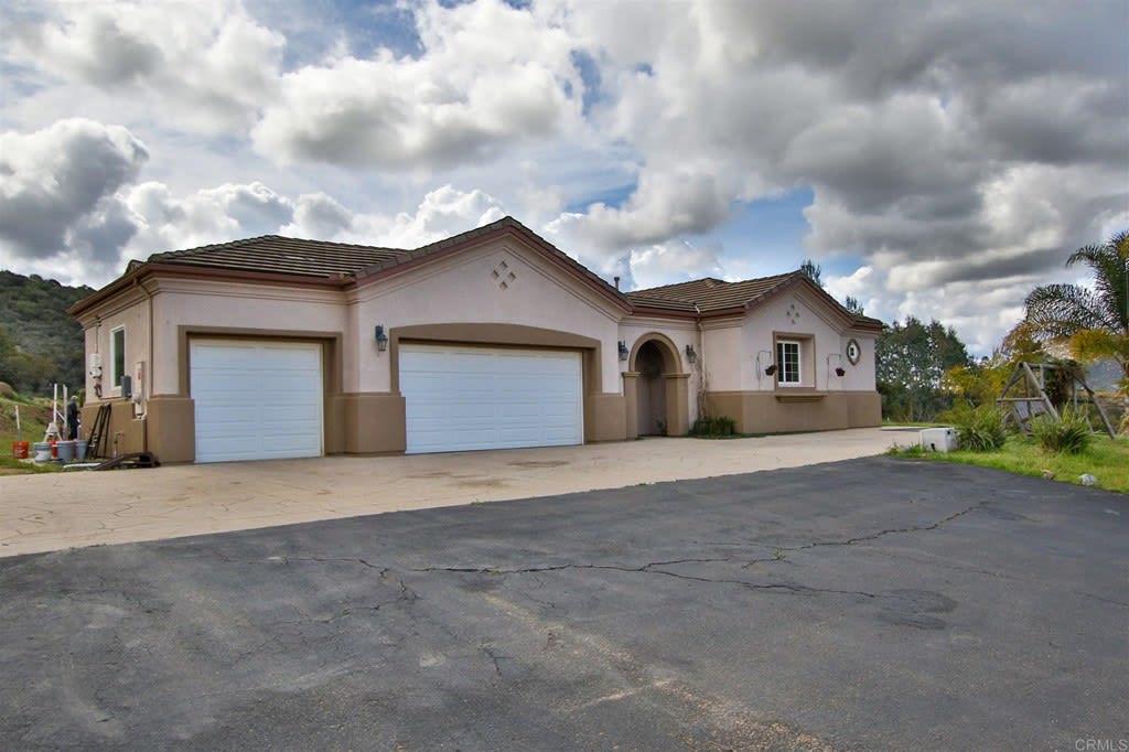 415 Peutz Valley Rd