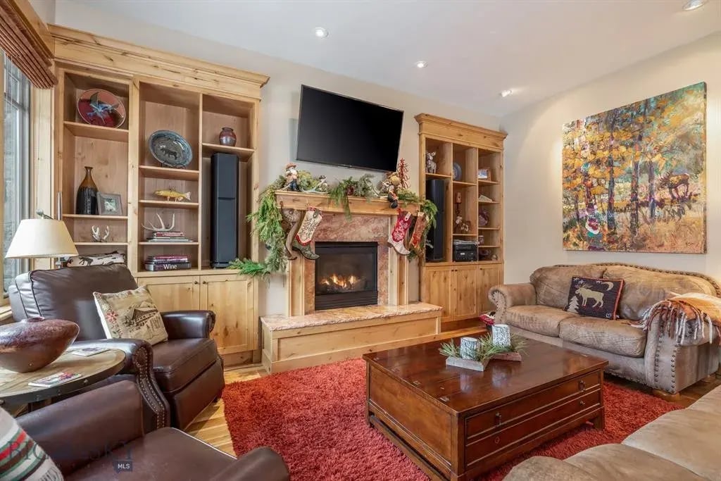 81 Pheasant Tail Ln #1