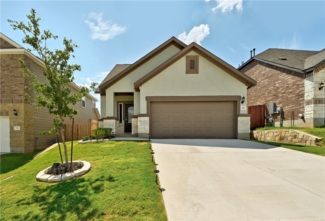 118 Leatherleaf Dr