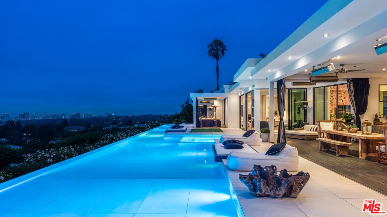 Cascade Opulent