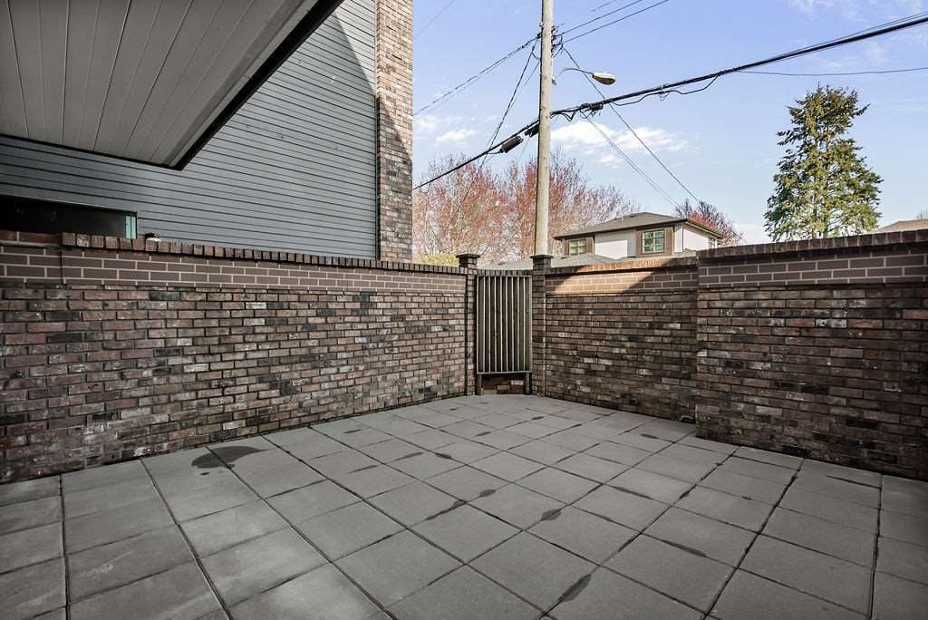 108-3875 W 4th Ave