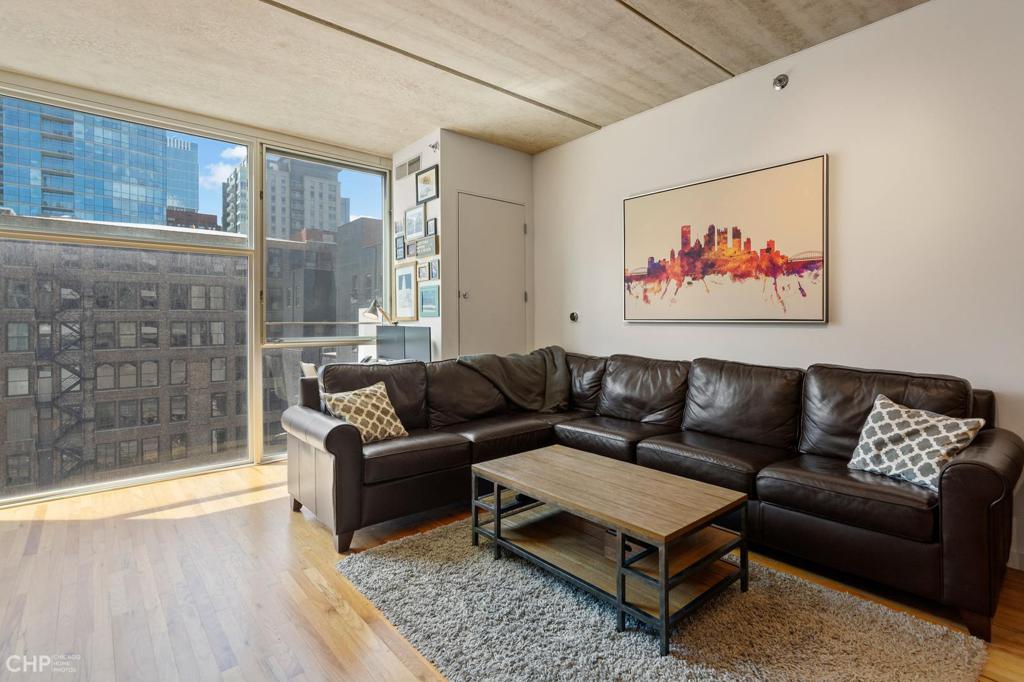 Bright River North Condo: 630 N Franklin St, #604