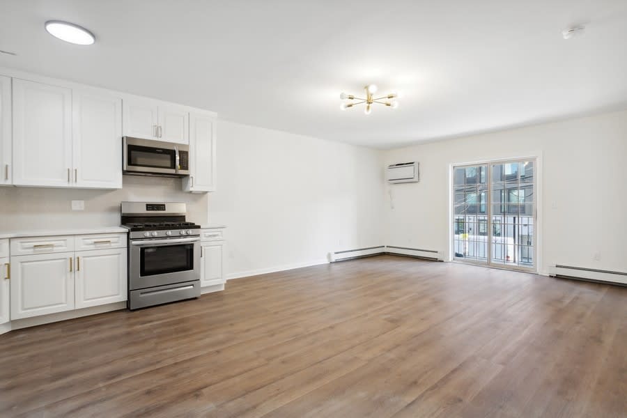 2015 Arthur Ave, #2