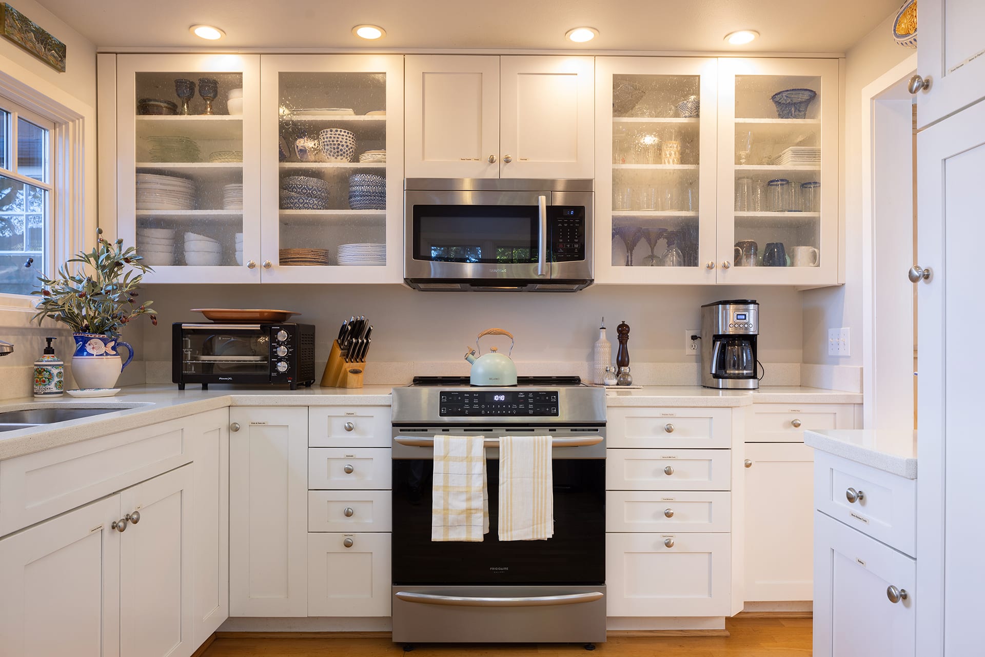 Spacious Carmel Cottage - Monte Verde & 7th SWC