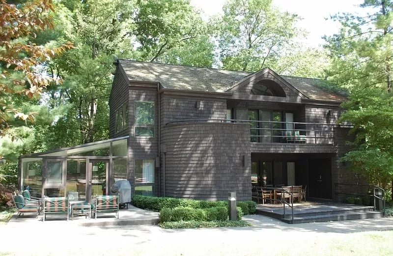 472 N Lakeshore Dr
