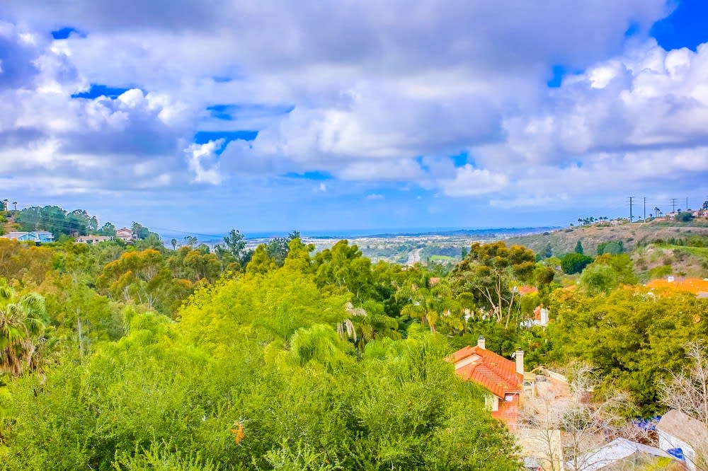 1704 Azul Vista