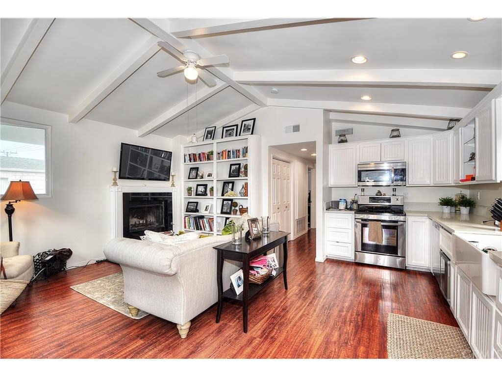 420 Poinsettia Ave