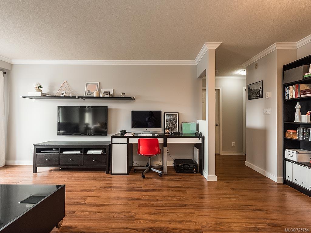 202-1536 Hillside Ave