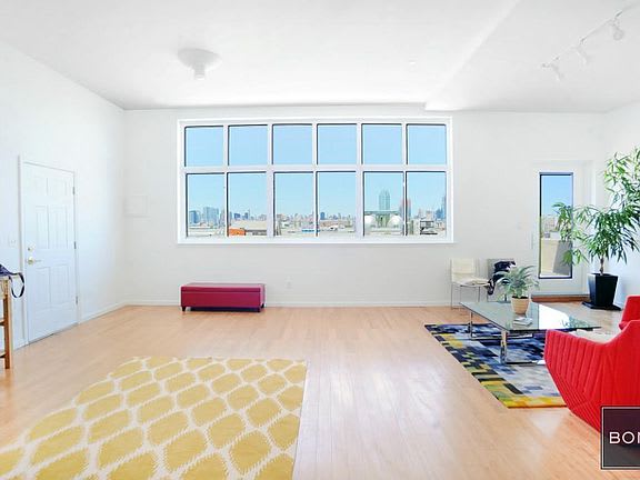 231 Norman Avenue Unit: 512 