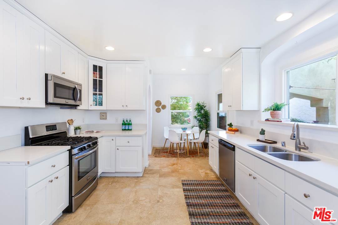 1763 S Ogden Dr